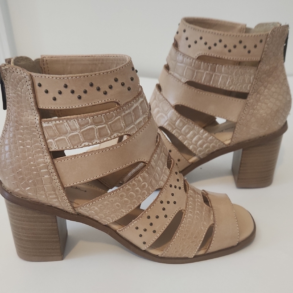 Gimmicks by BKE Tan Heeled Boots with Suede Finish